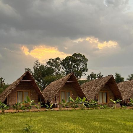Hotel Tropical Hampi Exterior foto