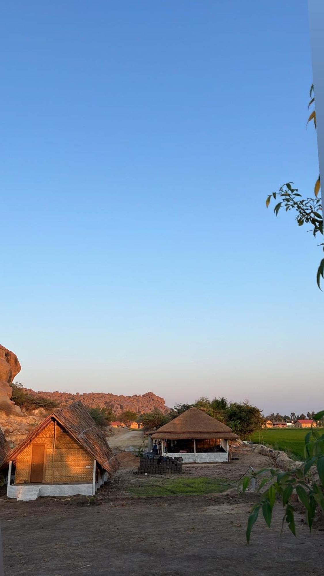 Hotel Tropical Hampi Exterior foto