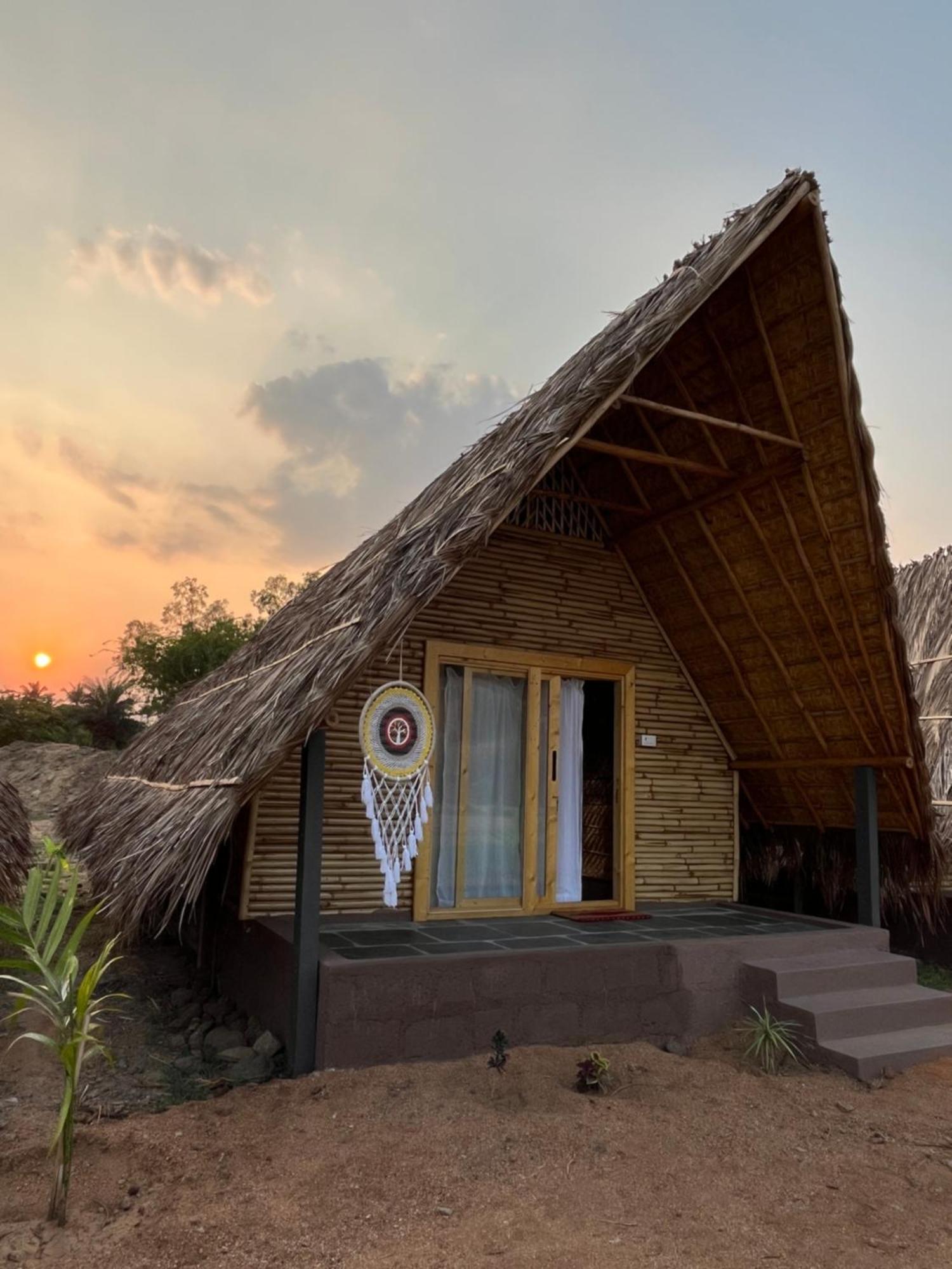 Hotel Tropical Hampi Exterior foto