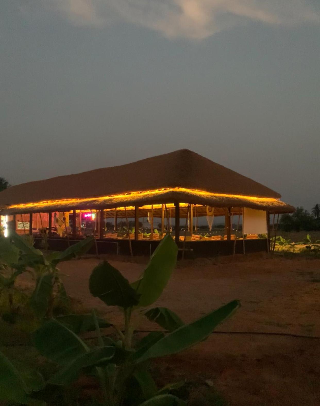 Hotel Tropical Hampi Exterior foto