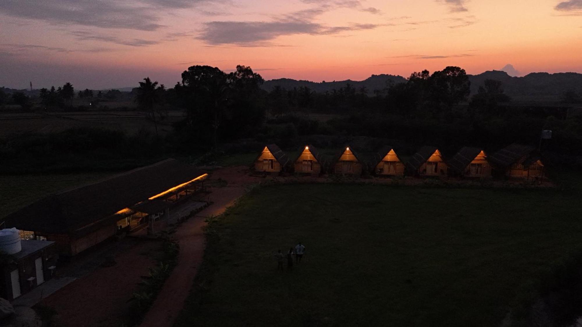 Hotel Tropical Hampi Exterior foto