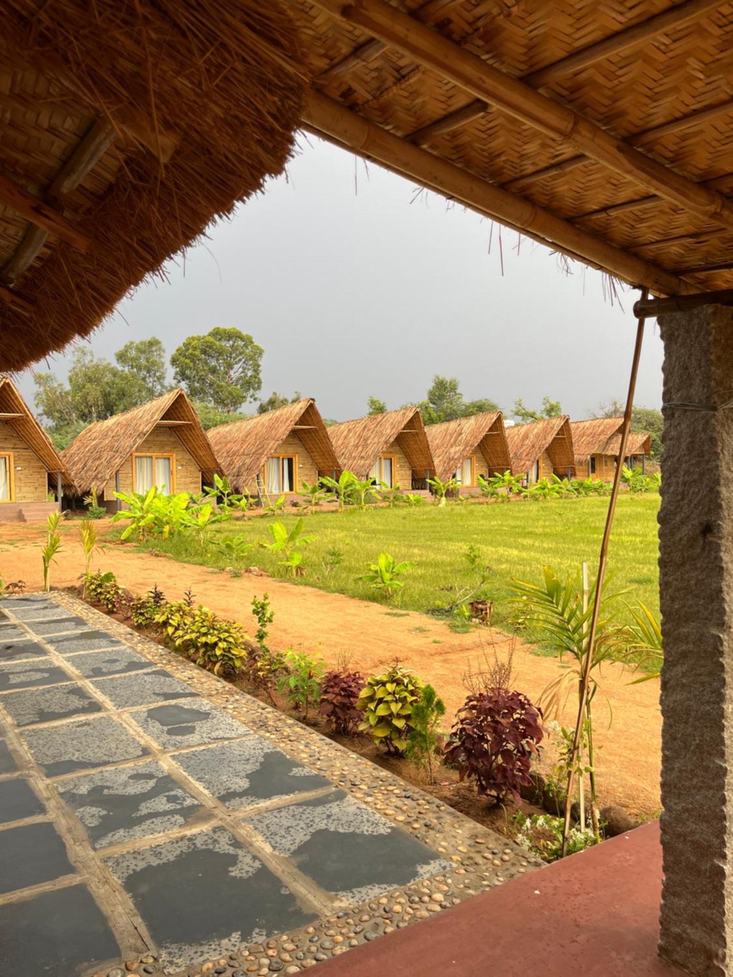 Hotel Tropical Hampi Exterior foto