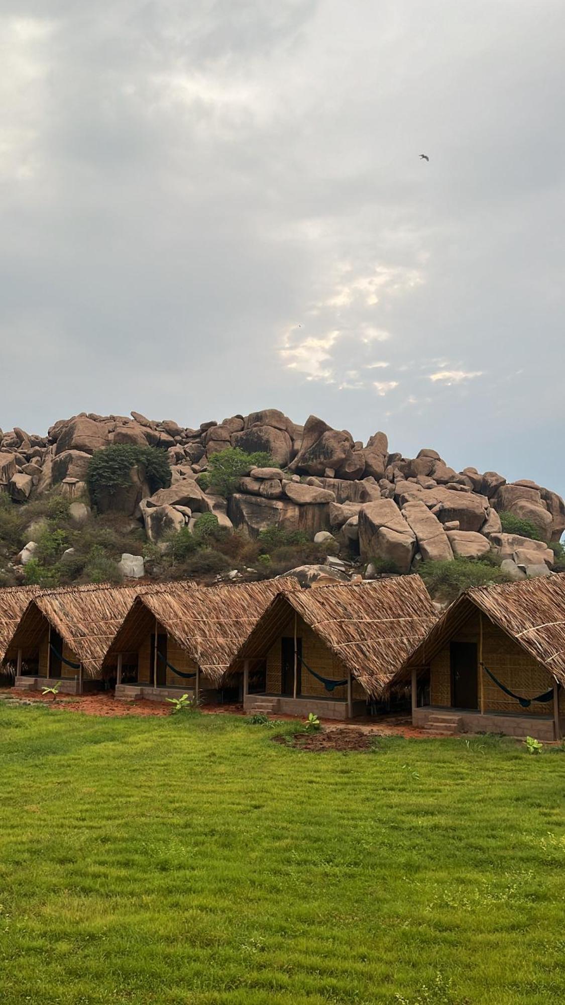 Hotel Tropical Hampi Exterior foto