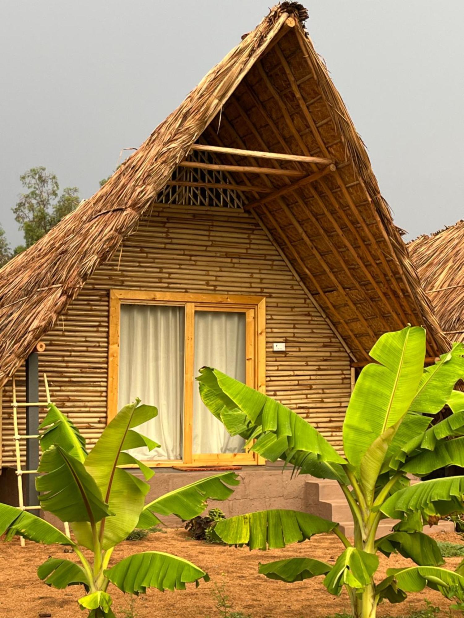 Hotel Tropical Hampi Exterior foto