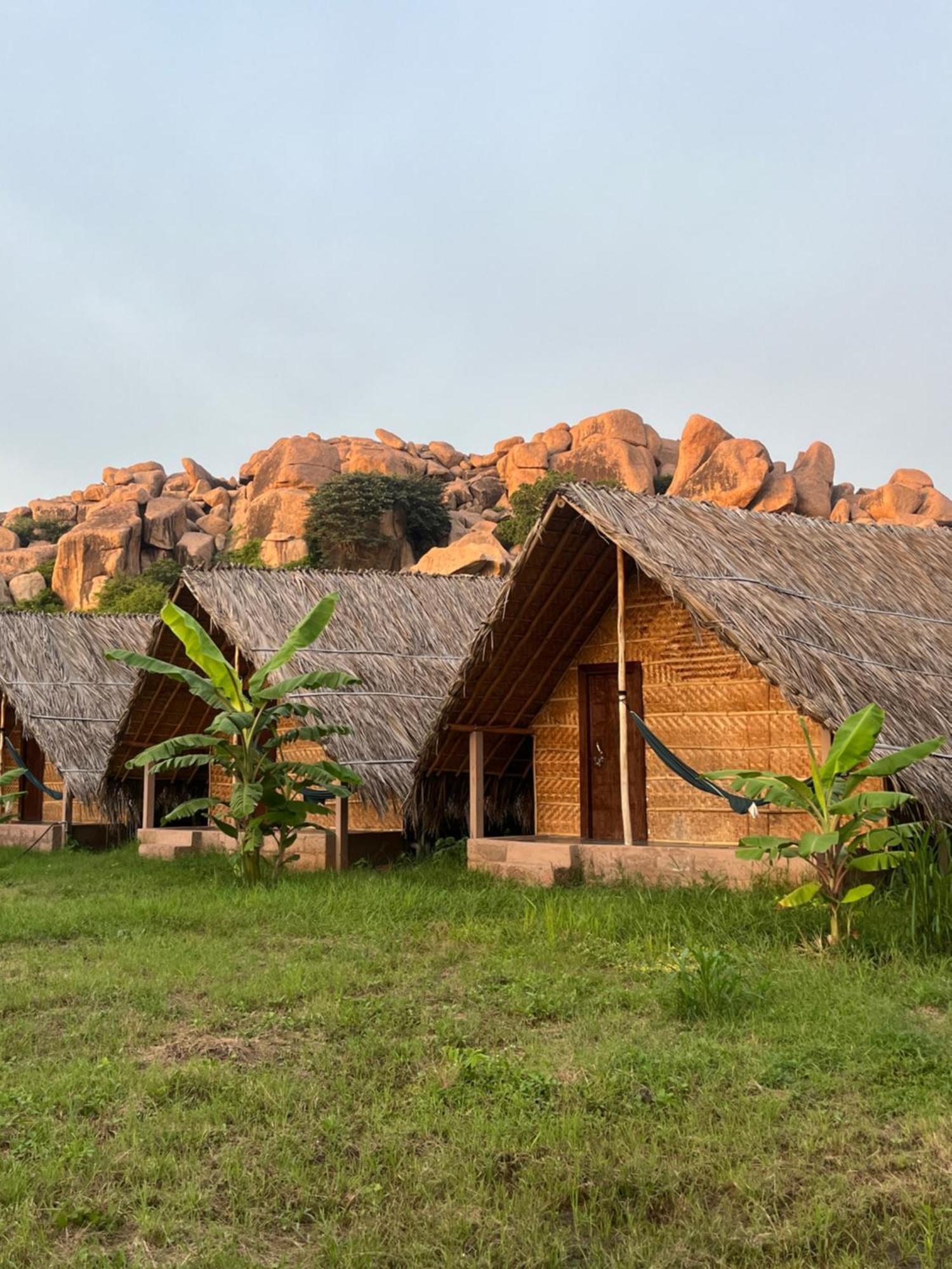Hotel Tropical Hampi Exterior foto